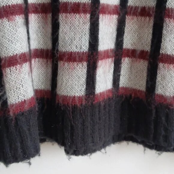 Cozy and Funky Twintip Sweater Size Large - Picture 4 of 10